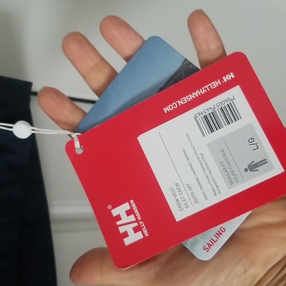 VEST - Picture 2 of 7